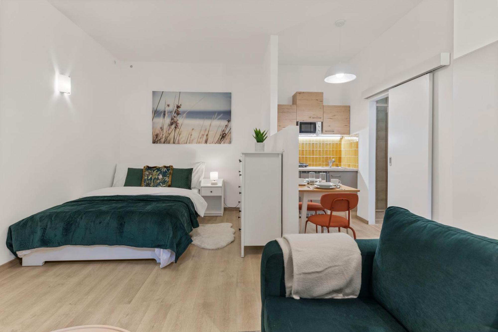 Garden Haven Studio In Old Town Bratislava Exterior photo